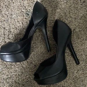 black pumps